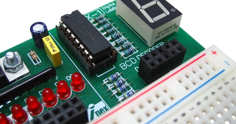 Kosten im Vergleich: LED-Maske kaufen oder zur Kosmetikerin gehen?